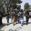 فايننشال تايمز: الأفغان يواجهون الانهيار الاقتصادي بعد سيطرة "طالبان"