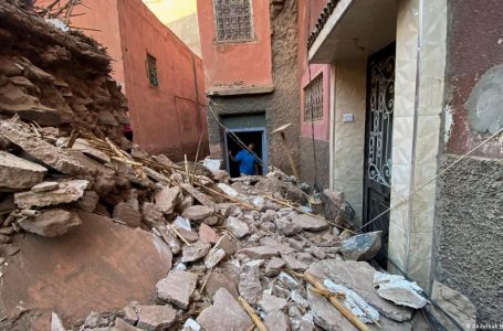 حصيلة ضحايا زلزال المغرب ترتفع إلى 2012 قتيلاً … والملك يعلن الحداد!